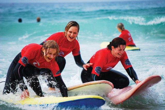  Tener una risa aprendiendo a surfear 
